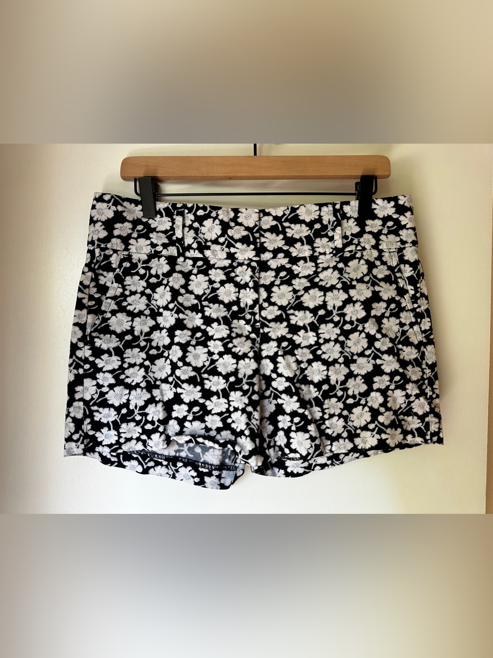 Ann Taylor Signature Shirts Navy Blue Floral Size 8